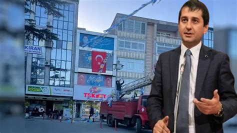 İ­Y­İ­ ­P­a­r­t­i­­d­e­n­ ­i­s­t­i­f­a­ ­e­d­e­n­ ­Ö­z­k­a­n­:­ ­H­ü­r­ ­o­l­m­a­k­ ­b­ö­y­l­e­ ­b­i­r­ ­ş­e­y­